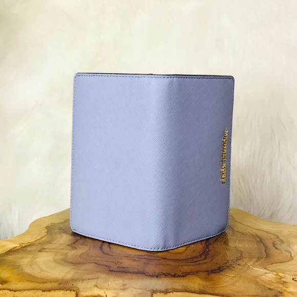 Michael Kors Jet Set Travel Slim Bifold Wallet - Picture 7 of 8